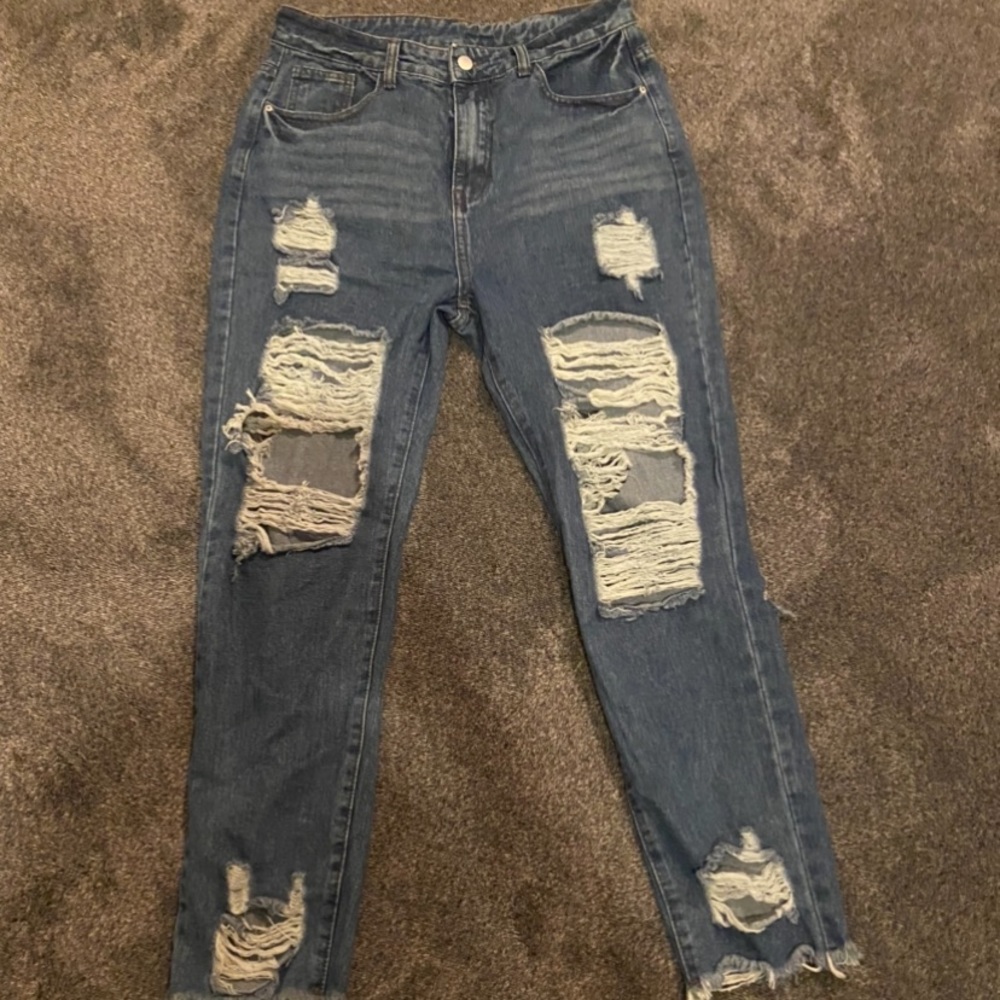 SHEIN brand new ripped jeans